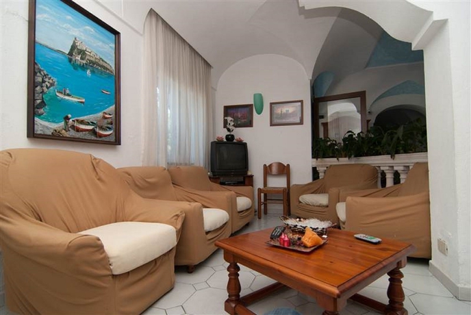 Imagen de los interiores del Hotel La Ninfea. Foto 16