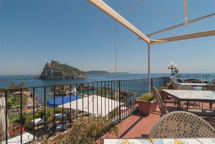 Imagen de los exteriores del Hotel La Ninfea. Foto 12