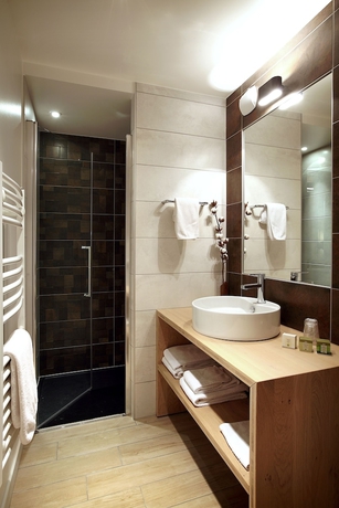 Imagen de la habitación del Hotel La Nivelle. Foto 18