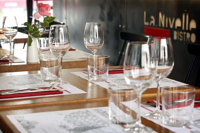 Imagen del bar/restaurante del Hotel La Nivelle. Foto 6