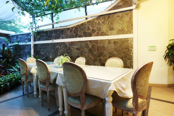 Imagen del bar/restaurante del Hotel La Nostalgie Boutique. Foto 3