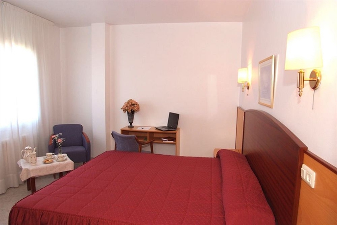 Imagen de la habitación del Hotel La Noyesa. Foto 9