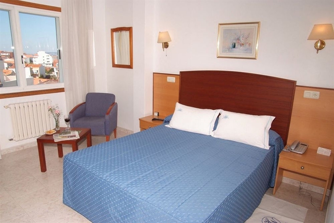 Imagen de la habitación del Hotel La Noyesa. Foto 12