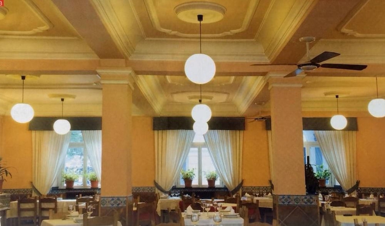 Imagen del bar/restaurante del Hotel La Nueva Allandesa Hotel. Foto 3