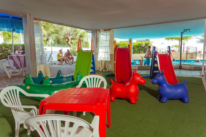 Imagen de los exteriores del Hotel La Pace, Bellaria-Igea Marina. Foto 17