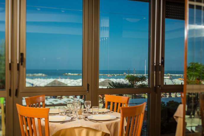 Imagen del bar/restaurante del Hotel La Pace, Bellaria-Igea Marina. Foto 7