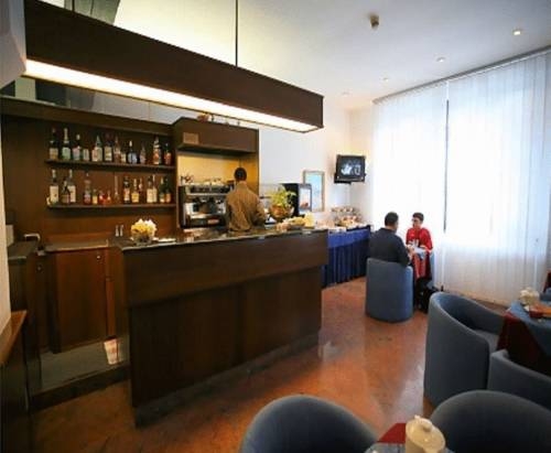 Imagen de los interiores del Hotel La Pace, Mil&aacute;n. Foto 12