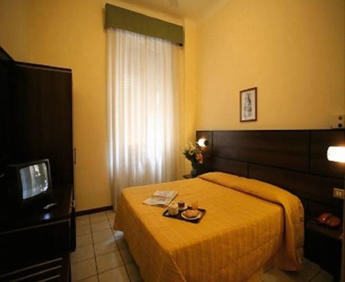 Imagen de la habitación del Hotel La Pace, Mil&aacute;n. Foto 7