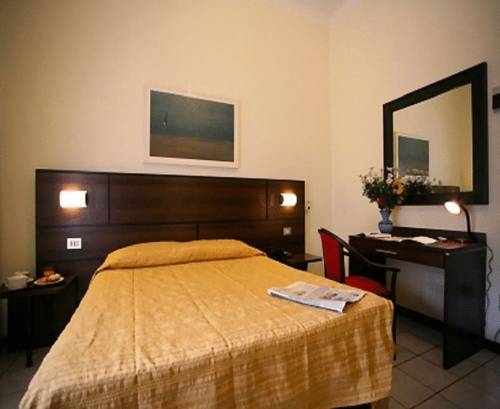 Imagen de la habitación del Hotel La Pace, Mil&aacute;n. Foto 9