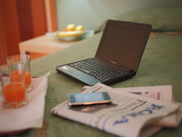 Imagen de la habitación del Hotel La Pace, Nápoles. Foto 7