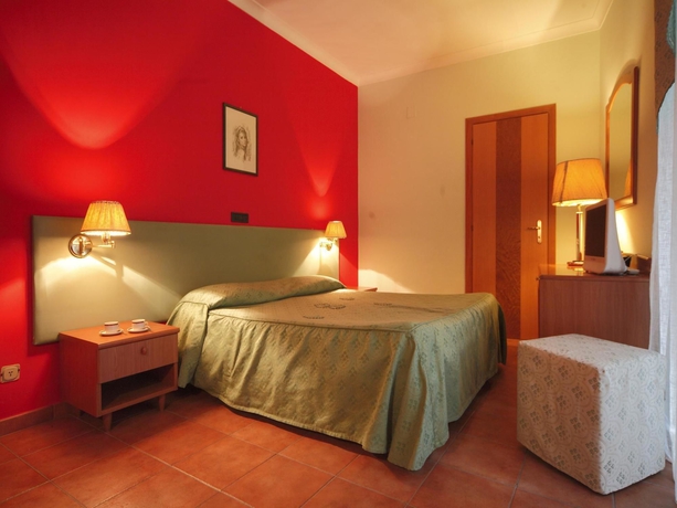 Imagen de la habitación del Hotel La Pace, Nápoles. Foto 8