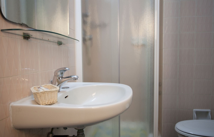 Imagen de la habitación del Hotel La Pace, Pisa. Foto 8