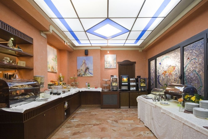 Imagen del bar/restaurante del Hotel La Pace, Pisa. Foto 5