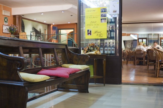 Imagen de los interiores del Hotel La Pace, Pisa. Foto 16