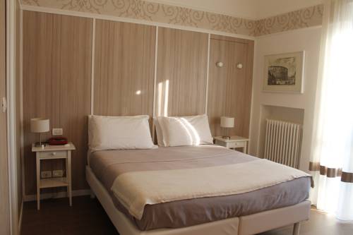 Imagen de la habitación del Hotel La Pace, San Mauro Torinese. Foto 6