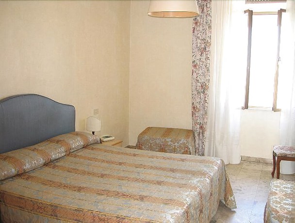 Imagen de la habitación del Hotel La Pace, Viareggio. Foto 3