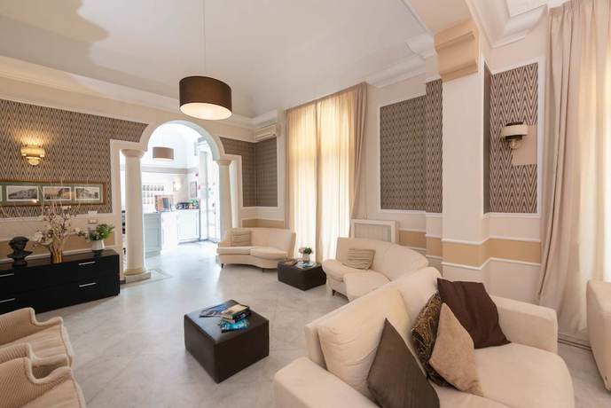 Imagen de los interiores del Hotel La Pace, Viareggio. Foto 17