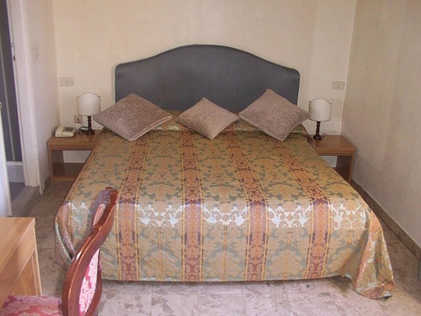 Imagen de la habitación del Hotel La Pace, Viareggio. Foto 13