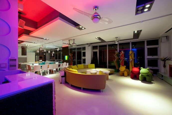 Imagen del bar/restaurante del Hotel La Palette. Foto 10