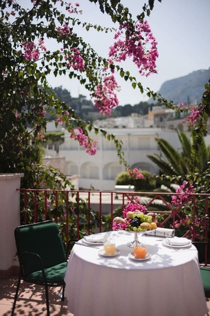 Imagen de los exteriores del Hotel La Palma, Capri. Foto 7