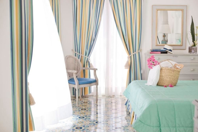 Imagen de los exteriores del Hotel La Palma, Capri. Foto 9