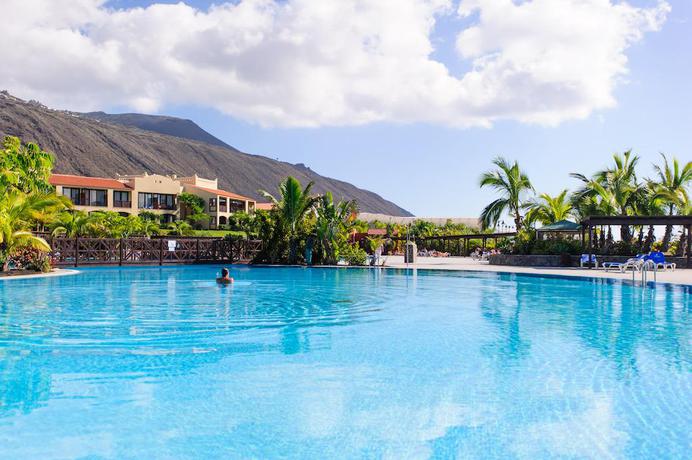 Imagen de la piscina del Hotel La Palma Princess. Foto 16