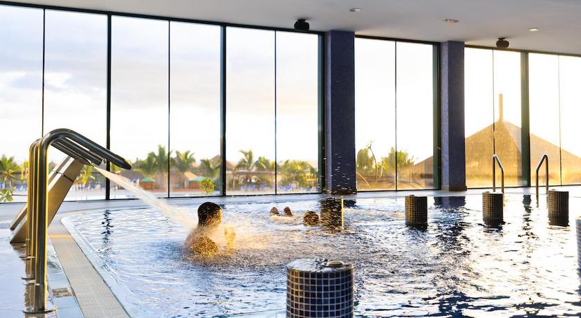 Imagen de la piscina del Hotel La Palma Princess. Foto 17