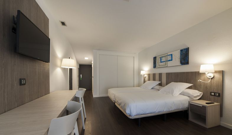 Imagen de la habitación del Hotel La Palma de Llanes by gaiarooms. Foto 10