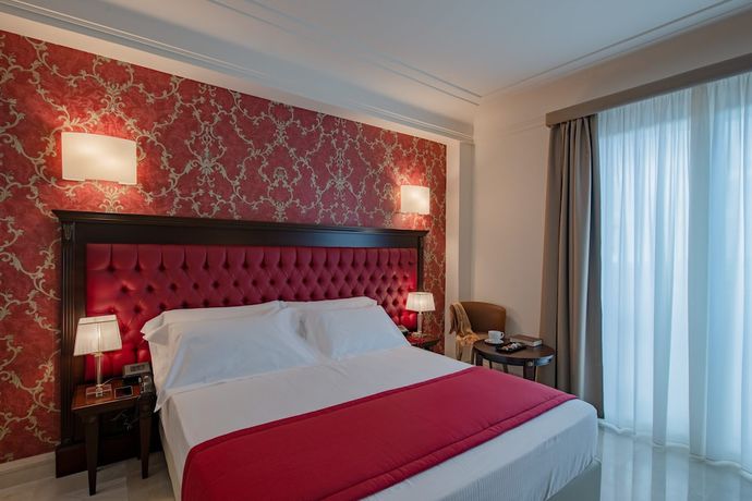 Imagen de la habitación del Hotel La Paloma Blanca. Foto 14