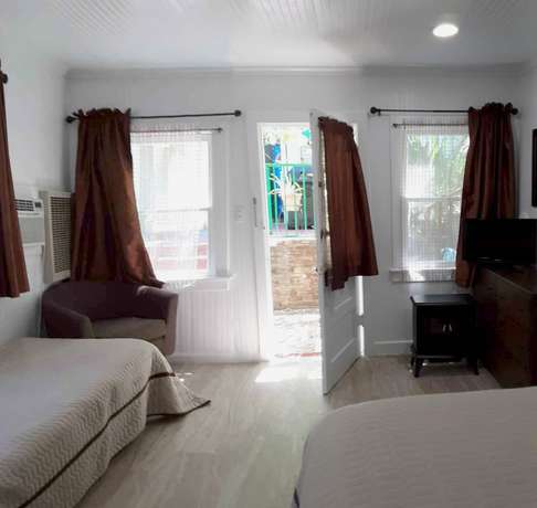 Imagen de la habitación del Hotel La Paloma Las Flores. Foto 17