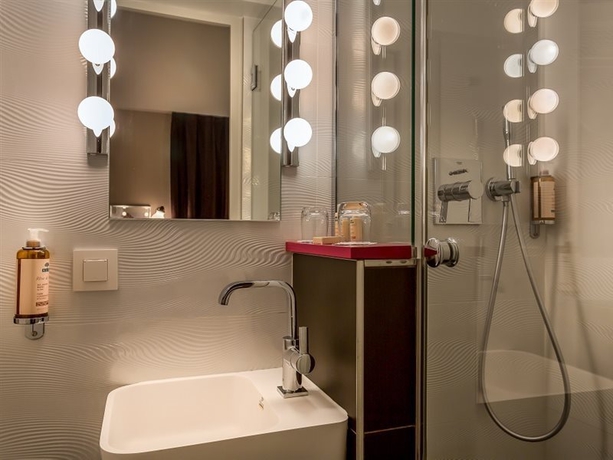 Imagen general del Hotel La Parizienne By Elegancia. Foto 2