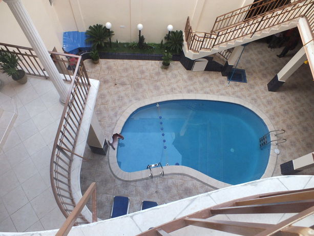 Imagen de la piscina del Hotel La P&eacute;pini&egrave;re. Foto 9