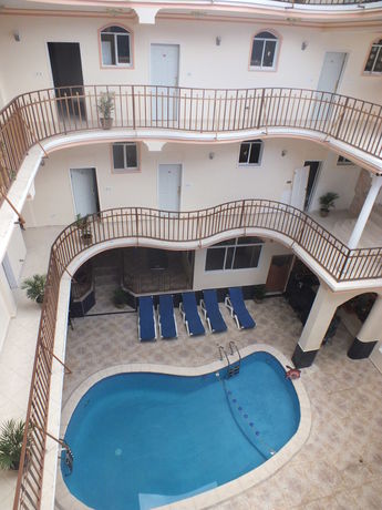 Imagen de la piscina del Hotel La P&eacute;pini&egrave;re. Foto 16
