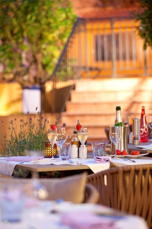 Imagen del bar/restaurante del Hotel La Pérouse Nice. Foto 5