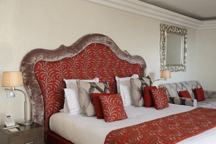 Imagen de la habitación del Hotel La Pérouse Nice. Foto 13