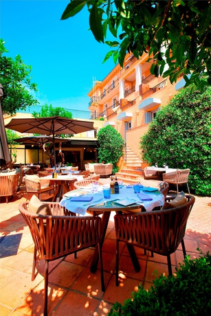 Imagen del bar/restaurante del Hotel La Pérouse Nice. Foto 9