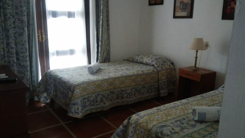 Imagen de la habitación del Hotel La Pedrera. Foto 6