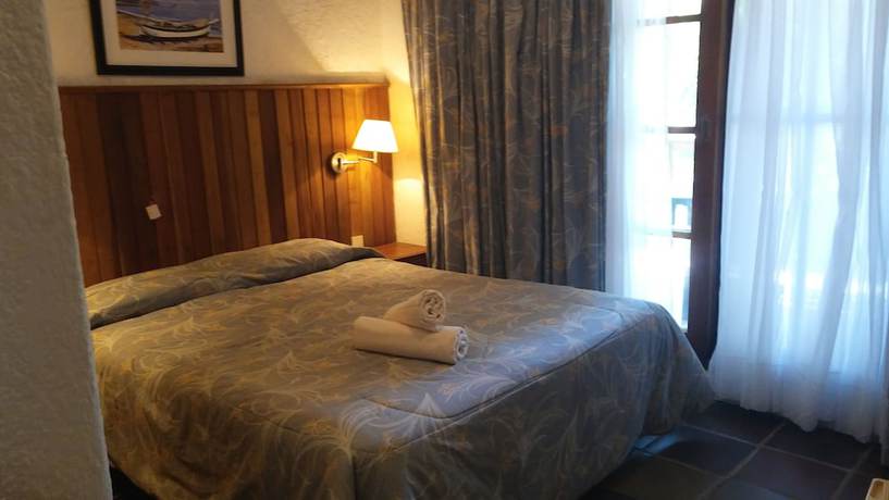 Imagen de la habitación del Hotel La Pedrera. Foto 7