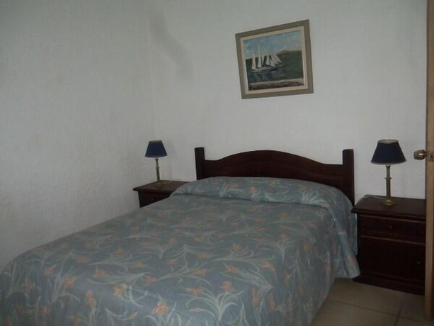 Imagen de la habitación del Hotel La Pedrera. Foto 9