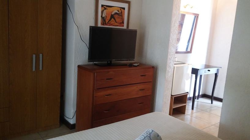 Imagen de la habitación del Hotel La Pedrera. Foto 11