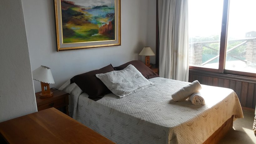 Imagen de la habitación del Hotel La Pedrera. Foto 12