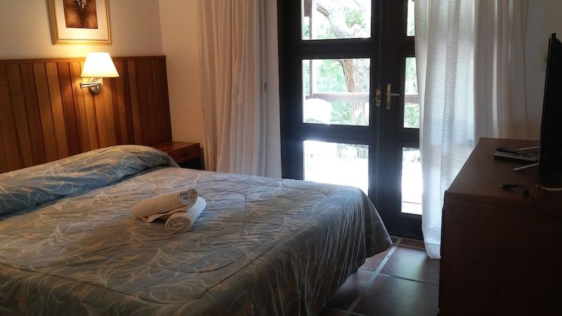 Imagen de la habitación del Hotel La Pedrera. Foto 14