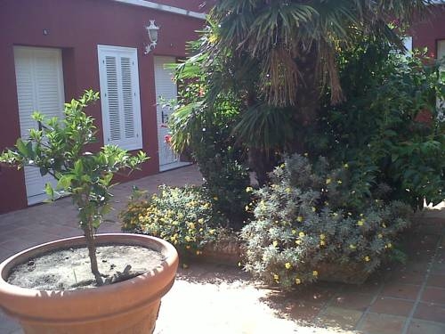 Imagen de los exteriores del Hotel La Pe&ntilde;a, Tarifa. Foto 11