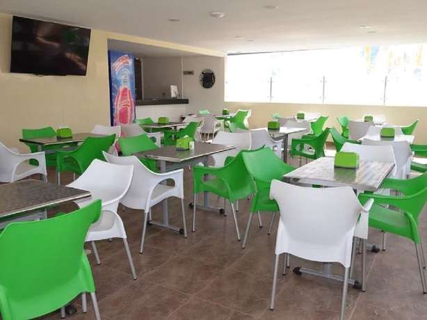 Imagen del bar/restaurante del Hotel La Pera. Foto 2