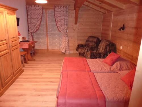 Imagen de la habitación del Hotel La Perdrix Blanche. Foto 15