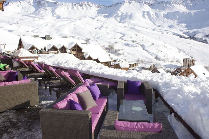 Imagen de los interiores del Hotel La Perelle. Foto 12