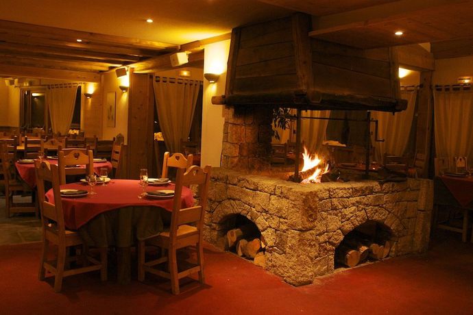 Imagen de los interiores del Hotel La Perelle. Foto 13