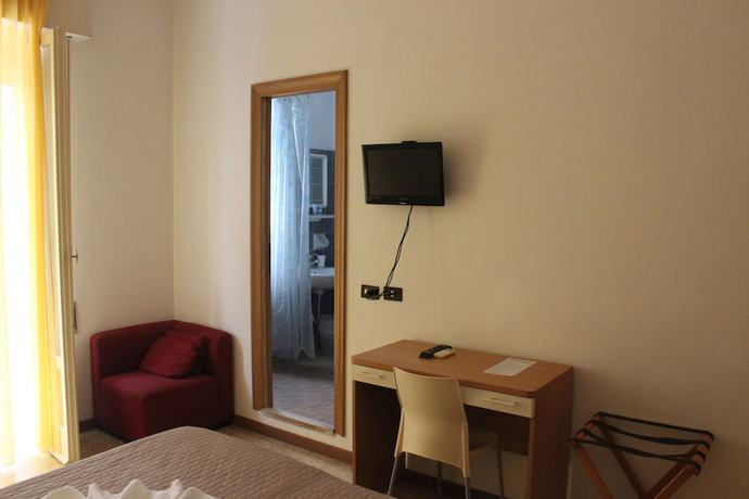 Imagen de la habitación del Hotel La Pergola, Bellaria-Igea Marina. Foto 15