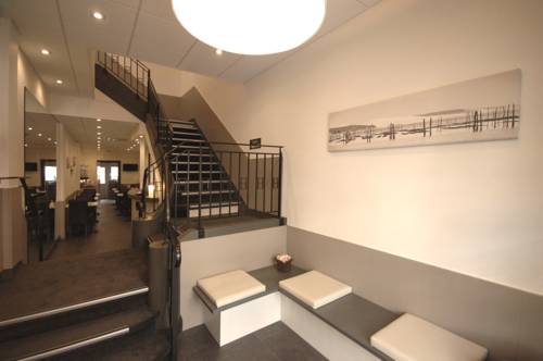 Imagen de la habitación del Hotel La Pergola D'arcachon. Foto 2