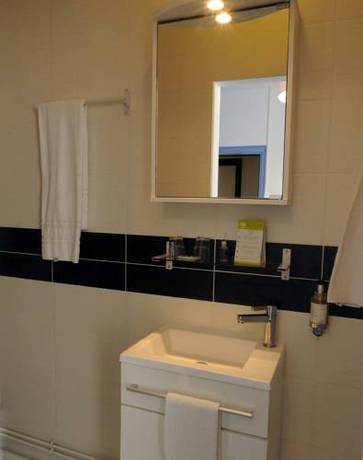 Imagen de la habitación del Hotel La Pergola D'arcachon. Foto 5